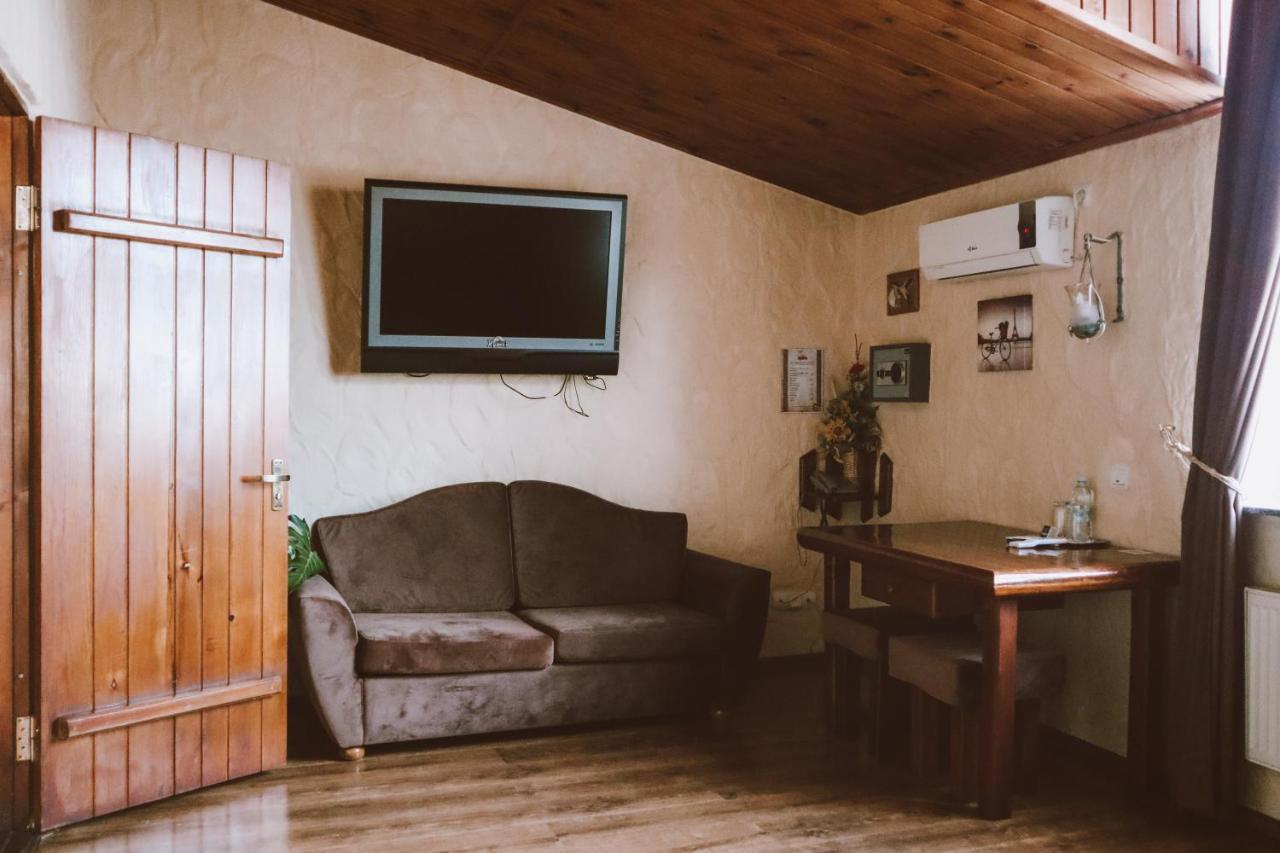 Complex Khutor Hotel Velyka Omelyana Екстериор снимка