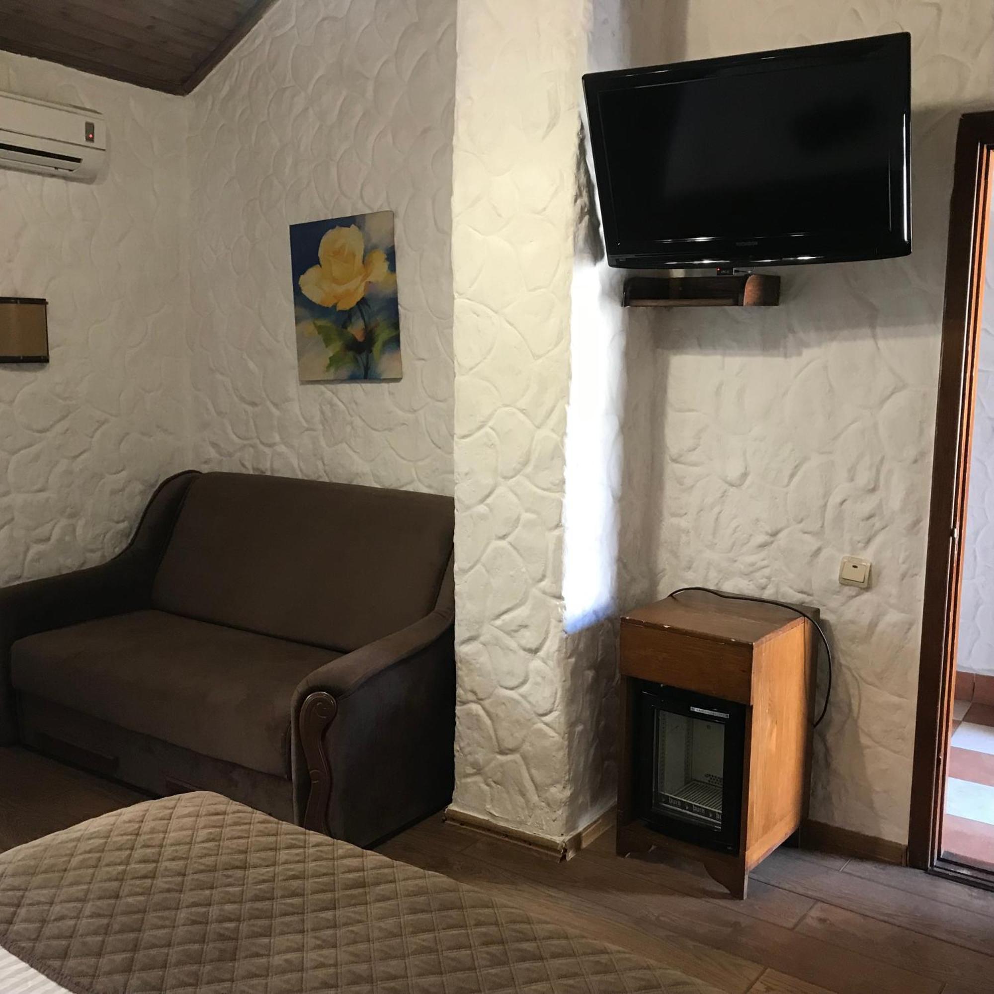 Complex Khutor Hotel Velyka Omelyana Екстериор снимка